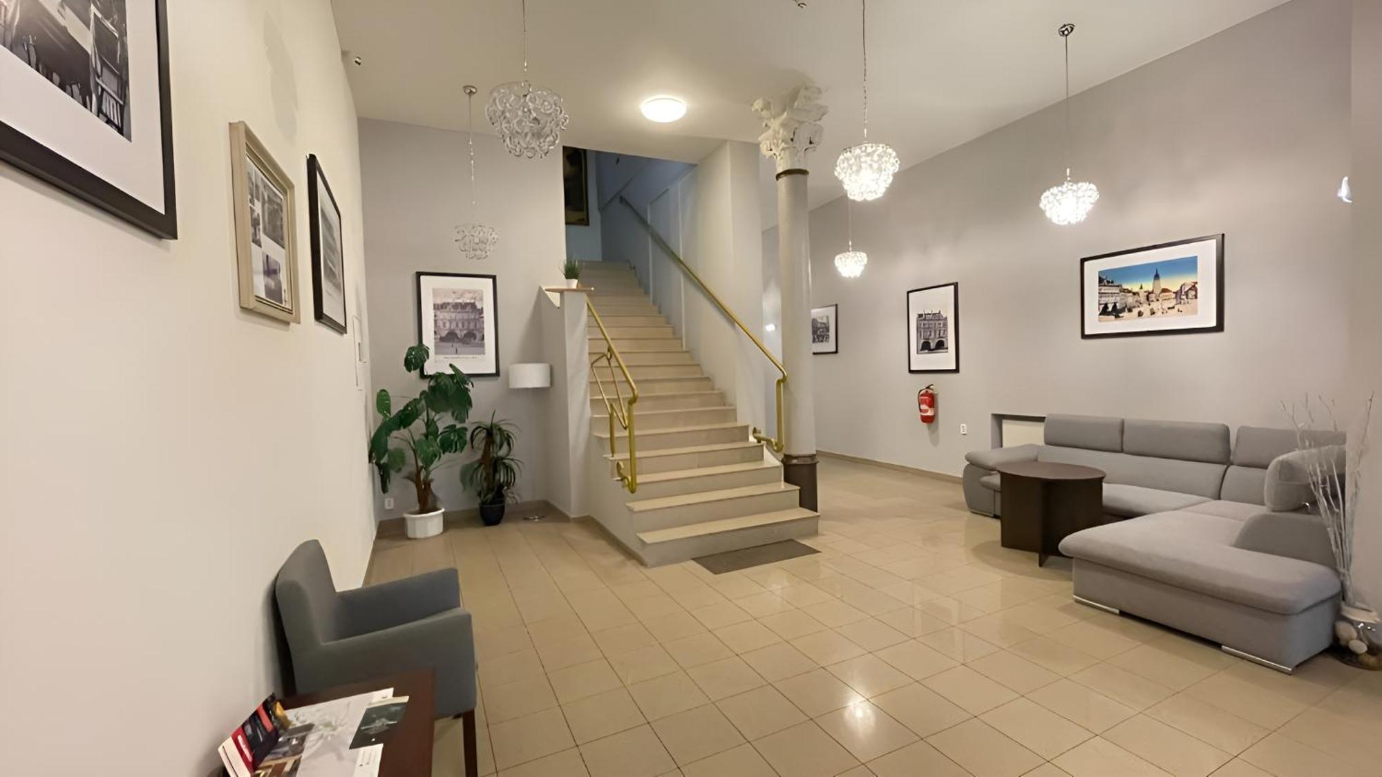 Hotel Zlaty Andel ジャテツ エクステリア 写真