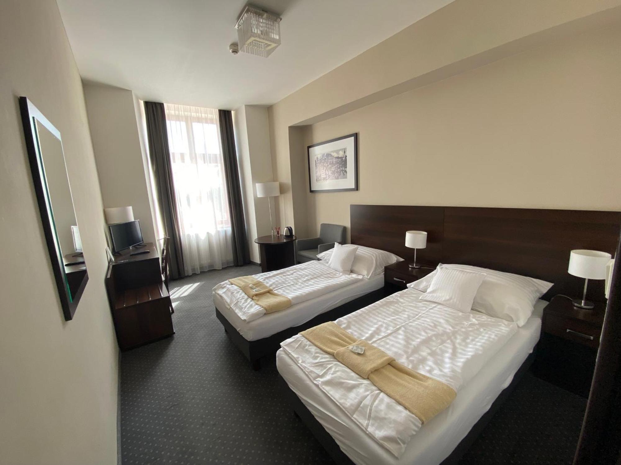 Hotel Zlaty Andel ジャテツ エクステリア 写真