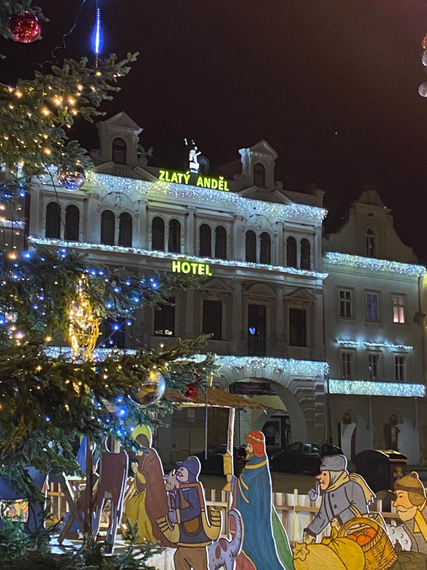 Hotel Zlaty Andel ジャテツ エクステリア 写真